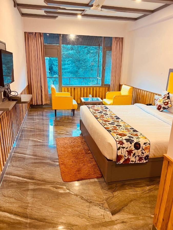 Hotel Apple Flower Manāli Zewnętrze zdjęcie
