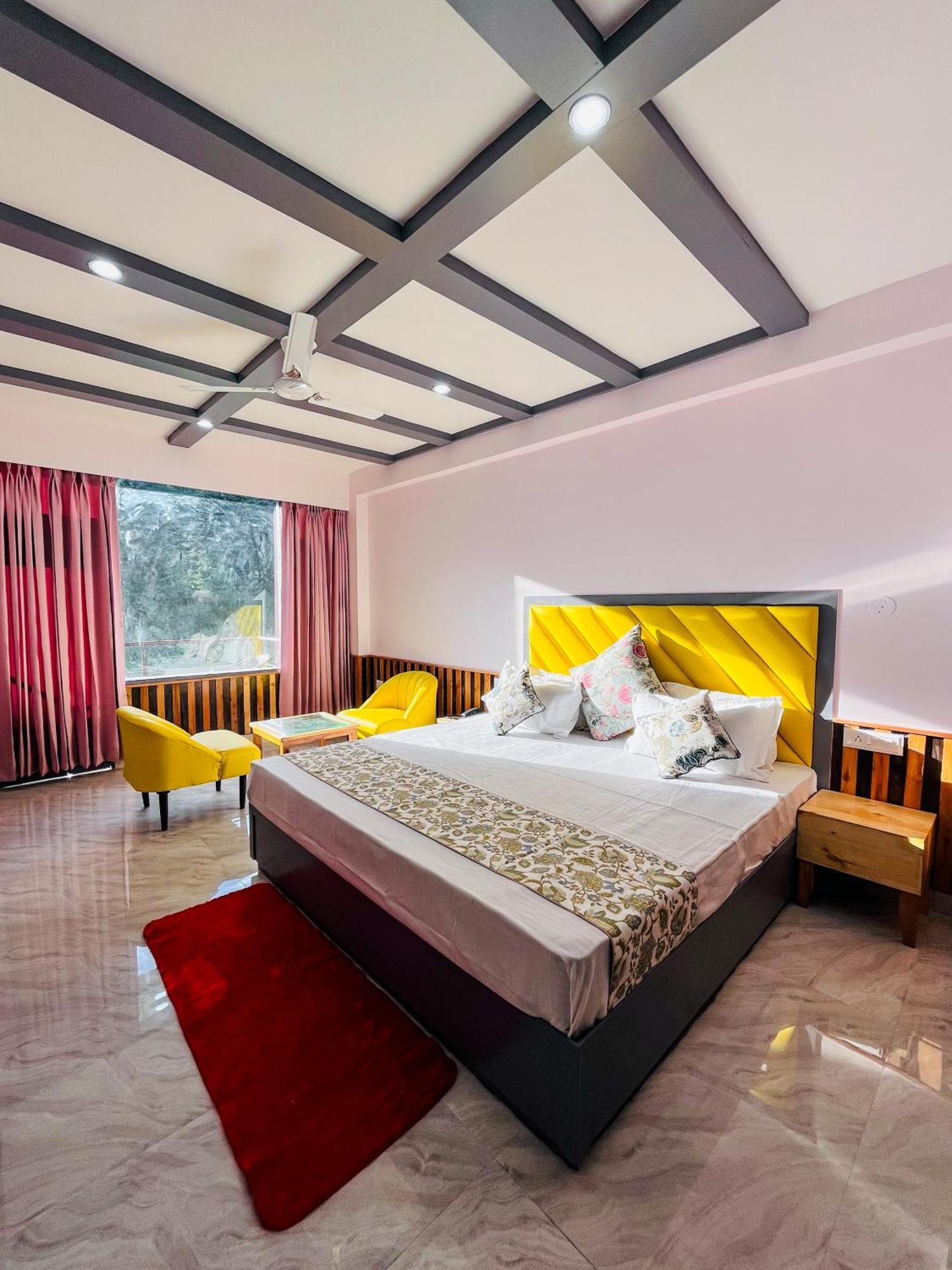 Hotel Apple Flower Manāli Zewnętrze zdjęcie