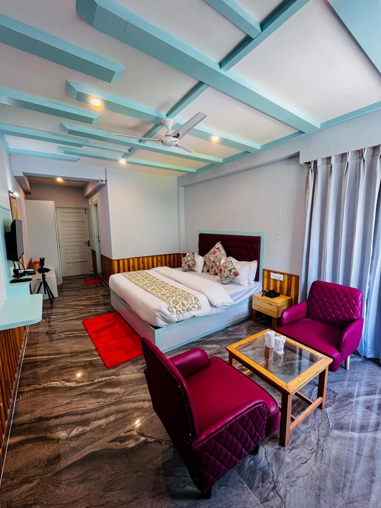 Hotel Apple Flower Manāli Zewnętrze zdjęcie