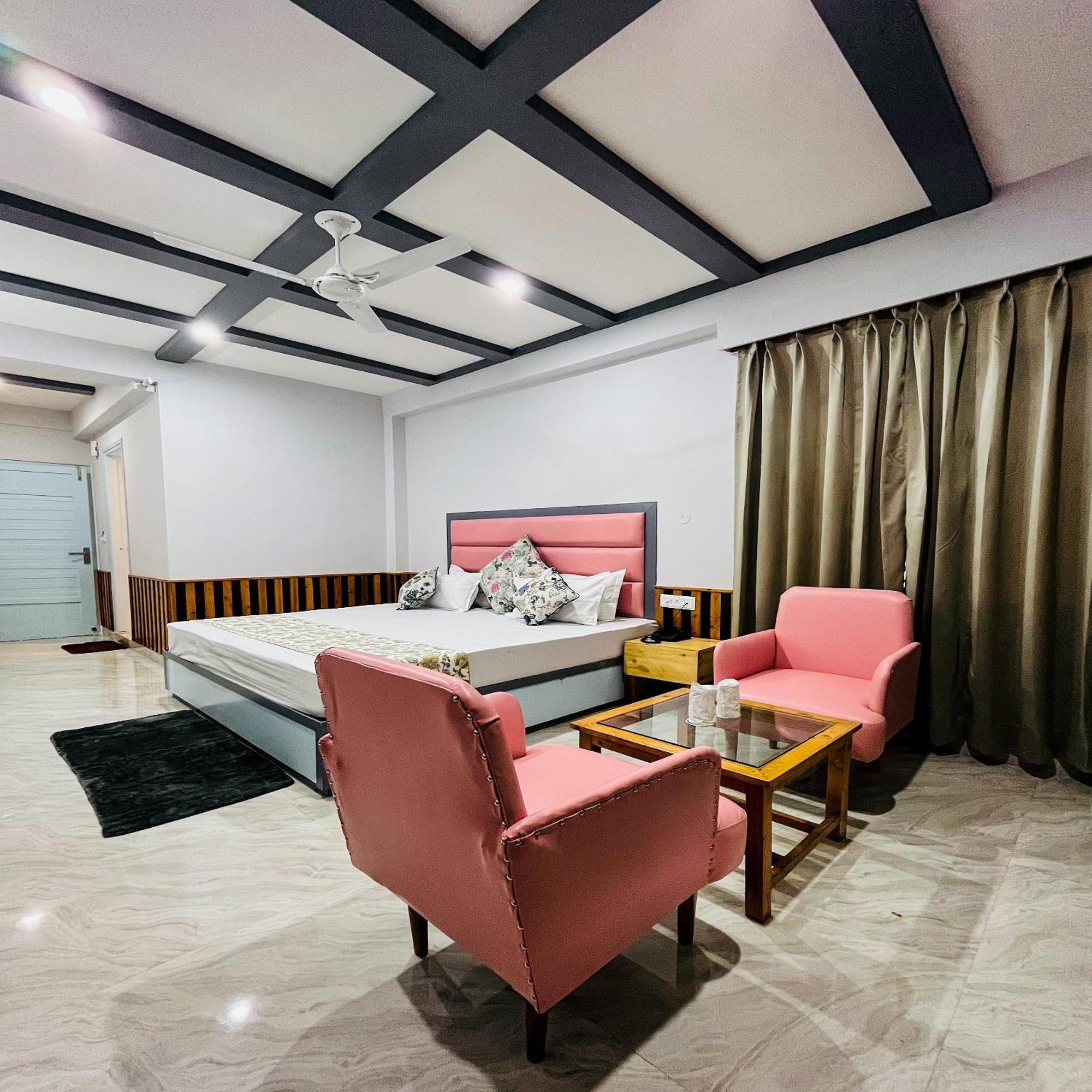 Hotel Apple Flower Manāli Zewnętrze zdjęcie