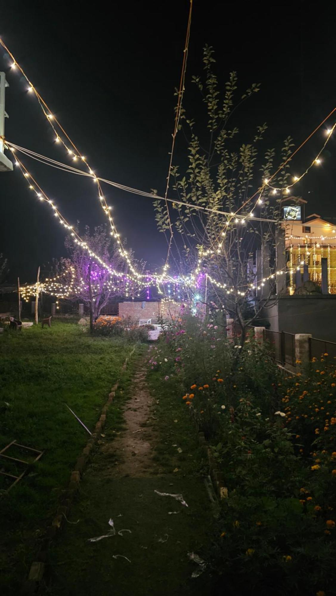 Hotel Apple Flower Manāli Zewnętrze zdjęcie