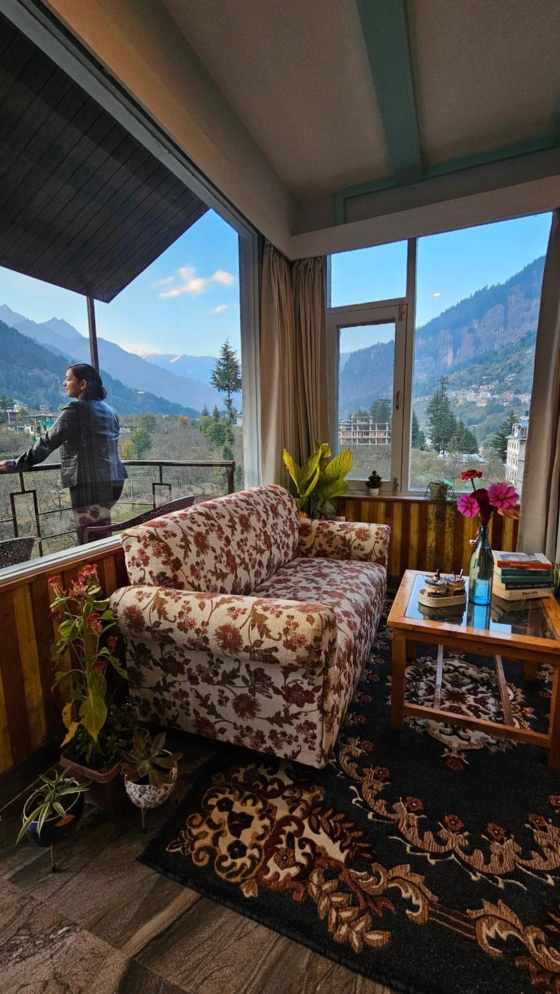 Hotel Apple Flower Manāli Zewnętrze zdjęcie