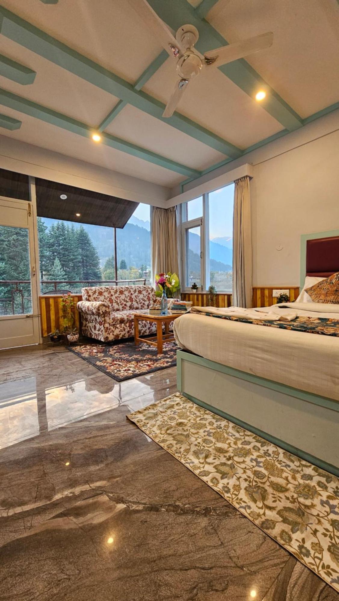 Hotel Apple Flower Manāli Zewnętrze zdjęcie